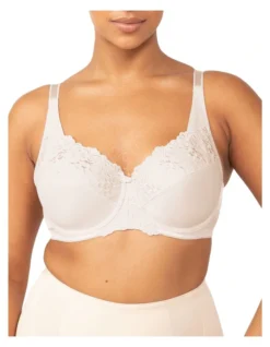 Triumph Embroidered Minimizer Underwire Bra