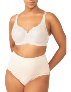Triumph Embroidered Minimizer Underwire Bra -SOHO Shop 603822410 261909640 4 720x928