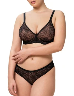 Triumph Amourette Charm Wired Bra In Black -SOHO Shop 709687450 4 2 720x928