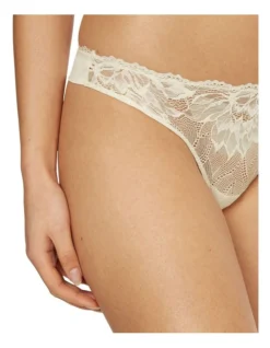 Calvin Klein Seductive Comfort Lotus Floral Thong Brief Ivory -SOHO Shop 851671810 898016050 3 720x928