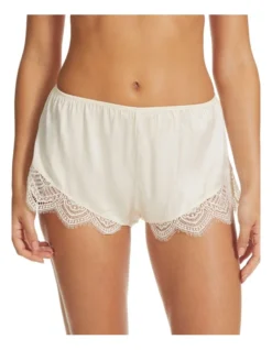 Captivate Silk Short In Cream Whip
