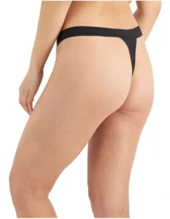 Hi G-String In Black -SOHO Shop 939011320 3 720x928