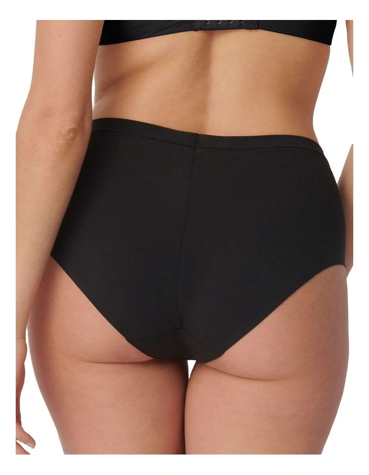 Triumph Smart Natural Maxi Brief In Black 2 Triumph Smart Natural Maxi Brief In Black - Image 2